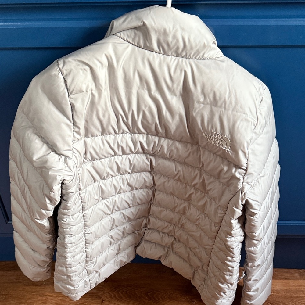 The North Face Stone Gray Quilted Jacket - Picture 3 of 3